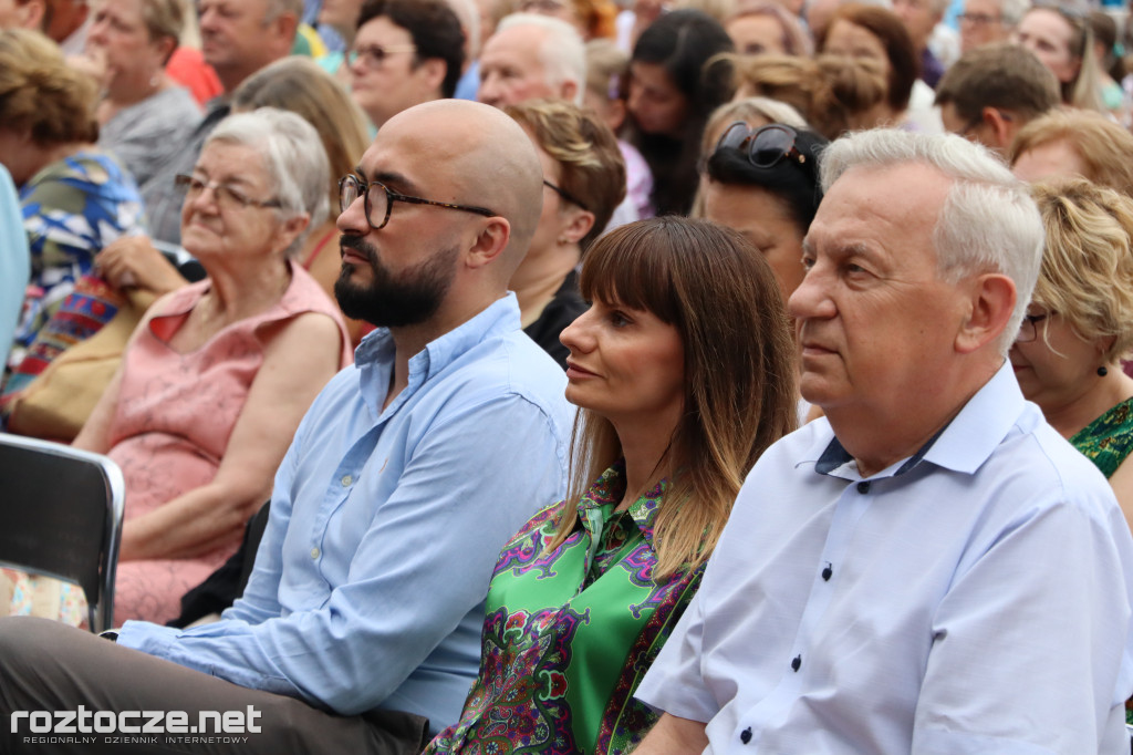 Korowód zespołów i koncert inauguracyjny XX Festiwalu EUROFOLK