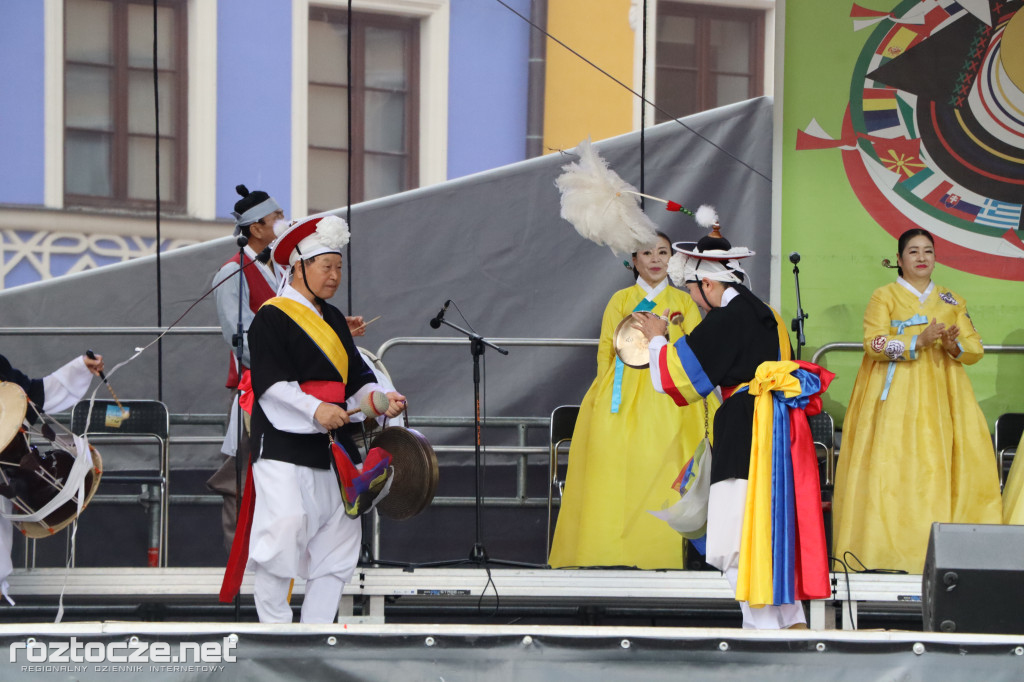 Korowód zespołów i koncert inauguracyjny XX Festiwalu EUROFOLK