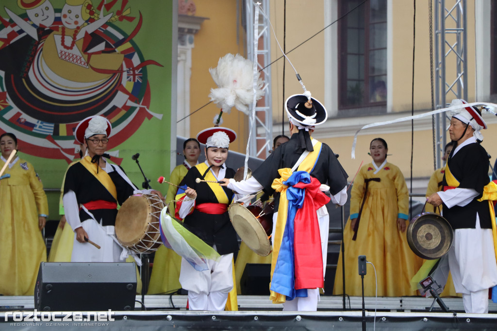Korowód zespołów i koncert inauguracyjny XX Festiwalu EUROFOLK