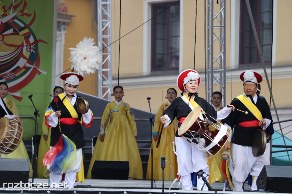 Korowód zespołów i koncert inauguracyjny XX Festiwalu EUROFOLK