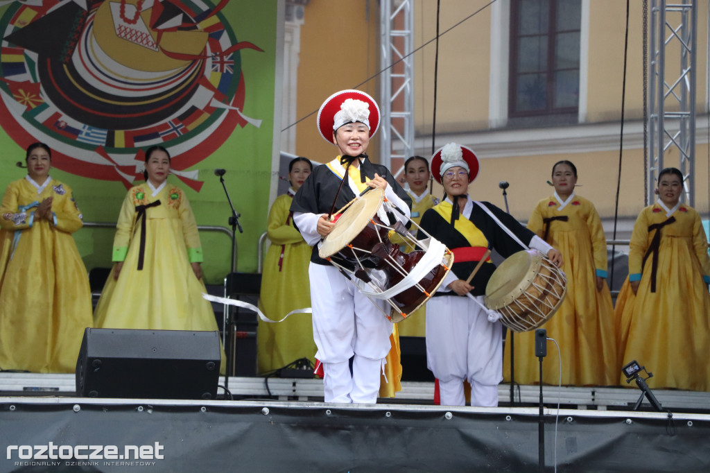 Korowód zespołów i koncert inauguracyjny XX Festiwalu EUROFOLK