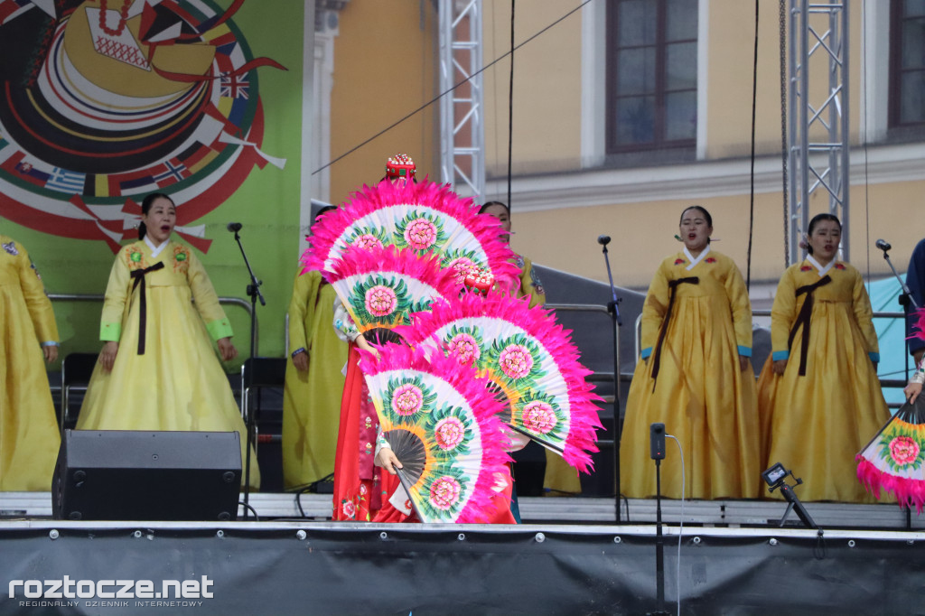 Korowód zespołów i koncert inauguracyjny XX Festiwalu EUROFOLK
