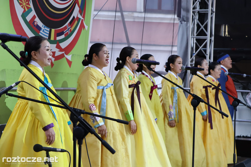 Korowód zespołów i koncert inauguracyjny XX Festiwalu EUROFOLK