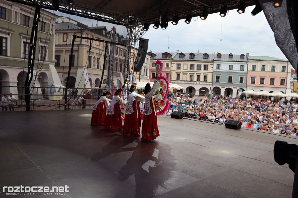Korowód zespołów i koncert inauguracyjny XX Festiwalu EUROFOLK