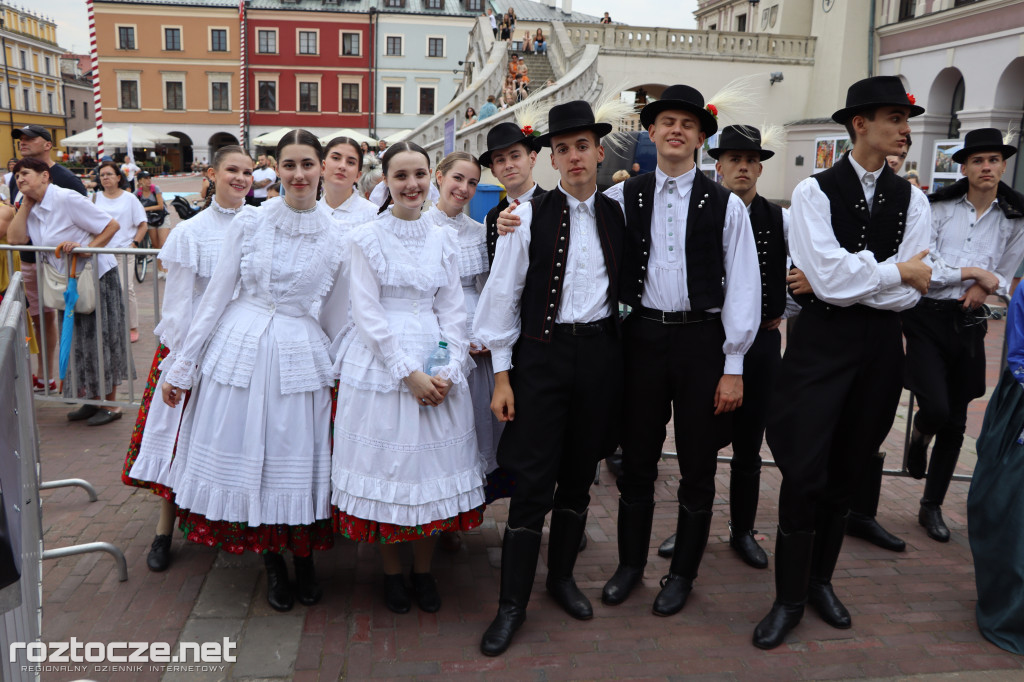 Korowód zespołów i koncert inauguracyjny XX Festiwalu EUROFOLK