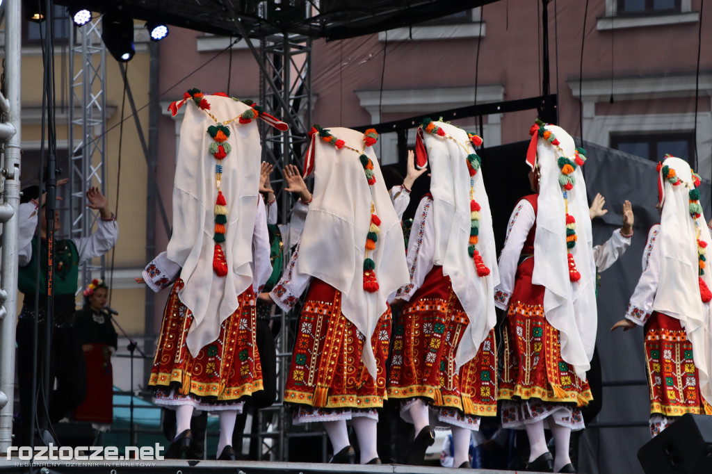 Korowód zespołów i koncert inauguracyjny XX Festiwalu EUROFOLK