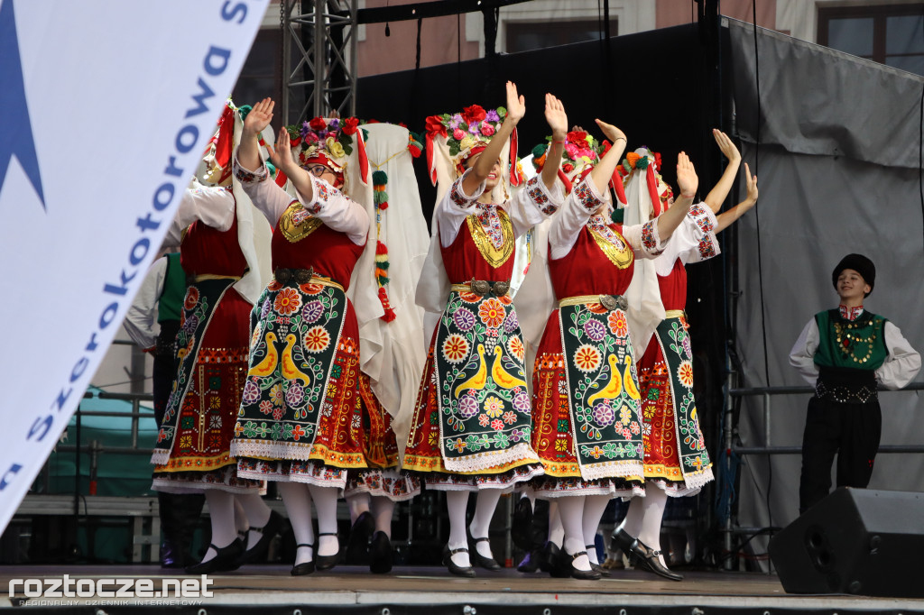 Korowód zespołów i koncert inauguracyjny XX Festiwalu EUROFOLK