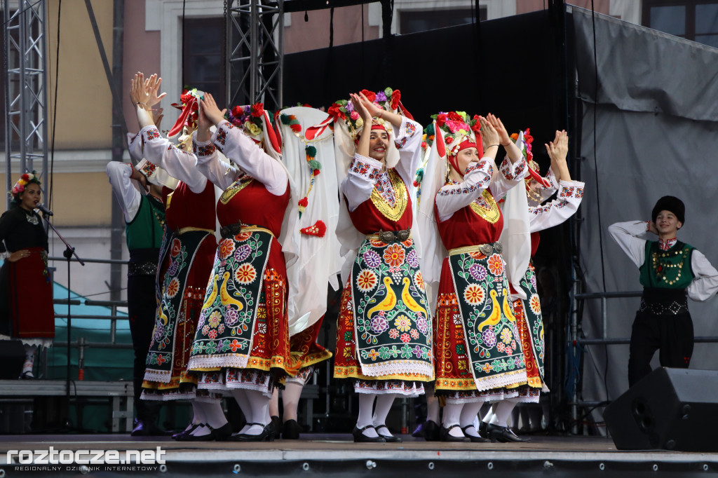 Korowód zespołów i koncert inauguracyjny XX Festiwalu EUROFOLK