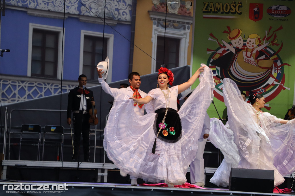 Korowód zespołów i koncert inauguracyjny XX Festiwalu EUROFOLK