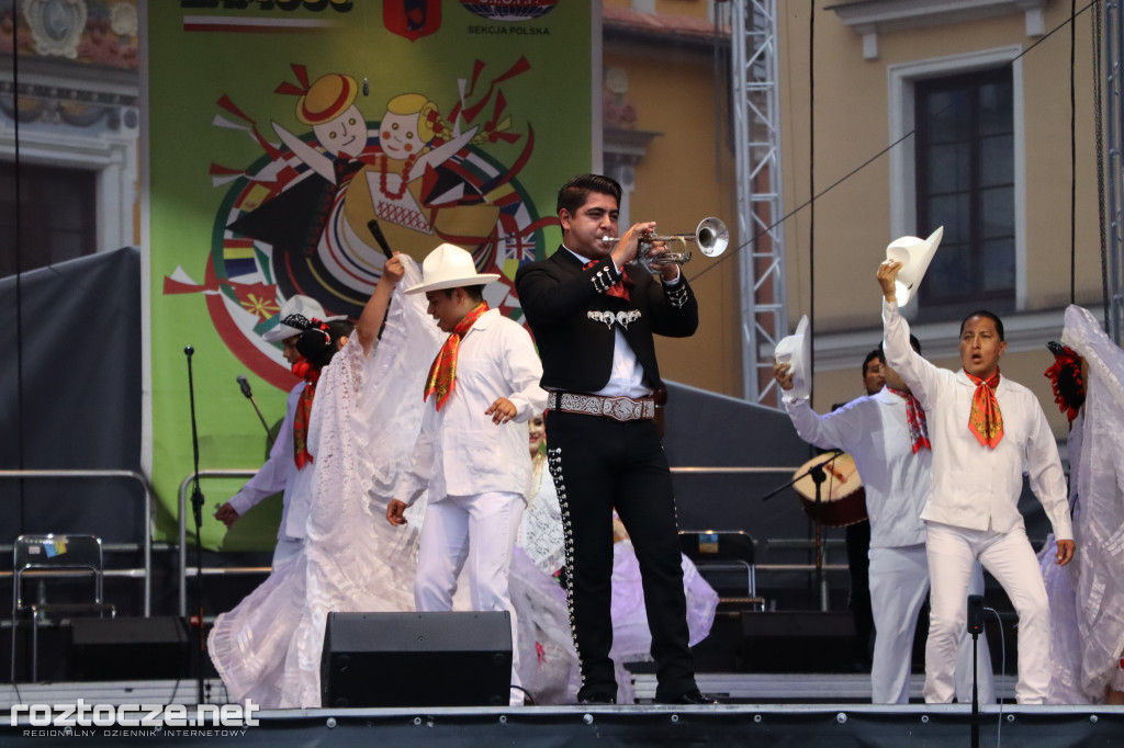 Korowód zespołów i koncert inauguracyjny XX Festiwalu EUROFOLK