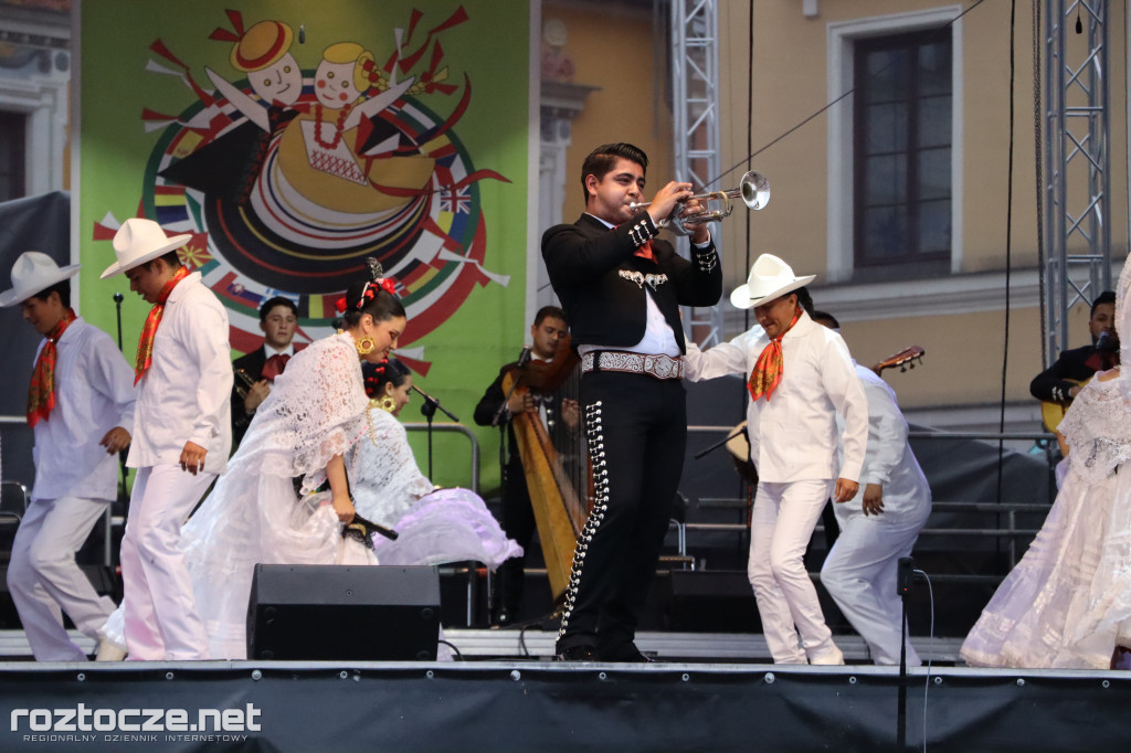 Korowód zespołów i koncert inauguracyjny XX Festiwalu EUROFOLK