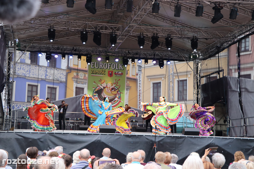 Korowód zespołów i koncert inauguracyjny XX Festiwalu EUROFOLK