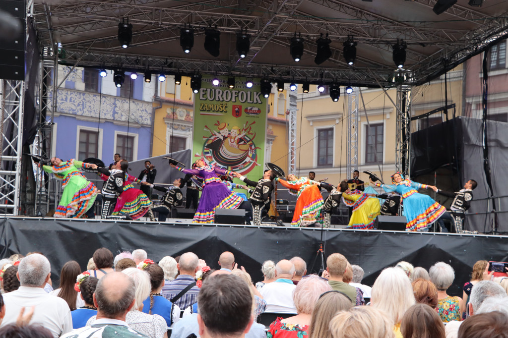 Korowód zespołów i koncert inauguracyjny XX Festiwalu EUROFOLK