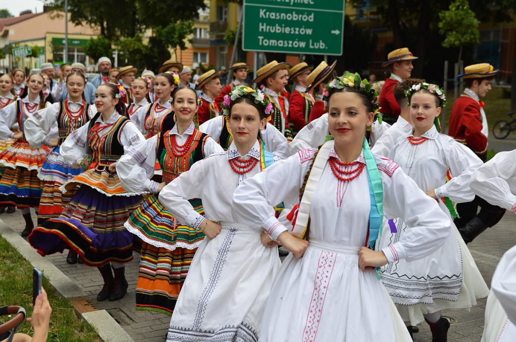 Korowód i koncert inauguracyjny XX Festiwalu EUROFOLK w obiektywie Pawła