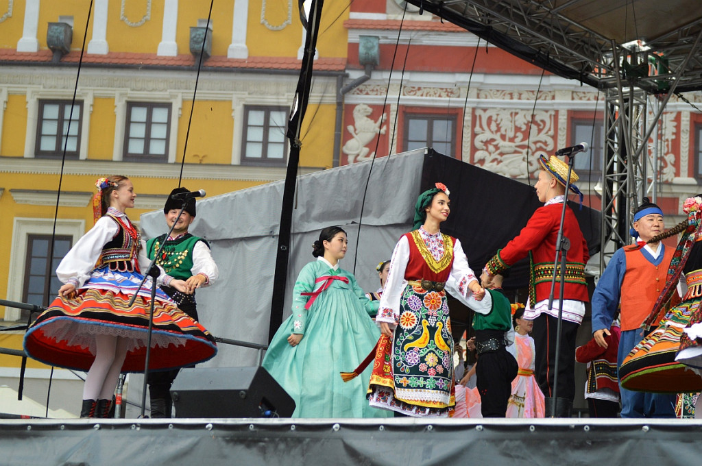 Korowód i koncert inauguracyjny XX Festiwalu EUROFOLK w obiektywie Pawła