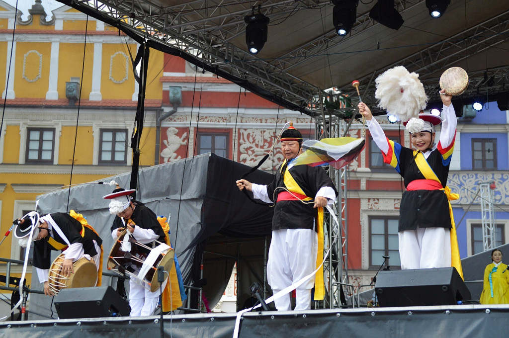 Korowód i koncert inauguracyjny XX Festiwalu EUROFOLK w obiektywie Pawła