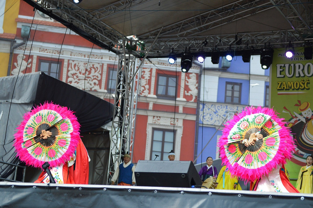 Korowód i koncert inauguracyjny XX Festiwalu EUROFOLK w obiektywie Pawła
