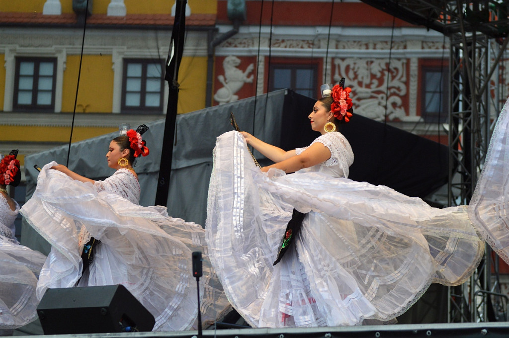 Korowód i koncert inauguracyjny XX Festiwalu EUROFOLK w obiektywie Pawła