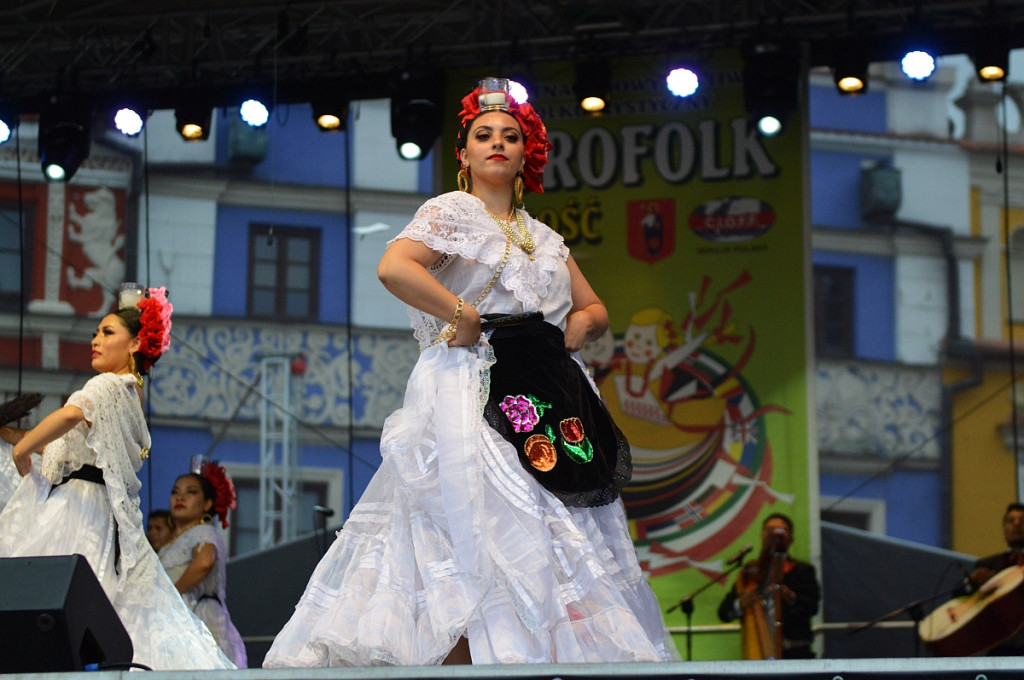 Korowód i koncert inauguracyjny XX Festiwalu EUROFOLK w obiektywie Pawła