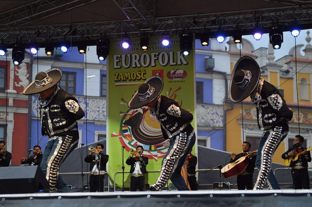 Korowód i koncert inauguracyjny XX Festiwalu EUROFOLK w obiektywie Pawła