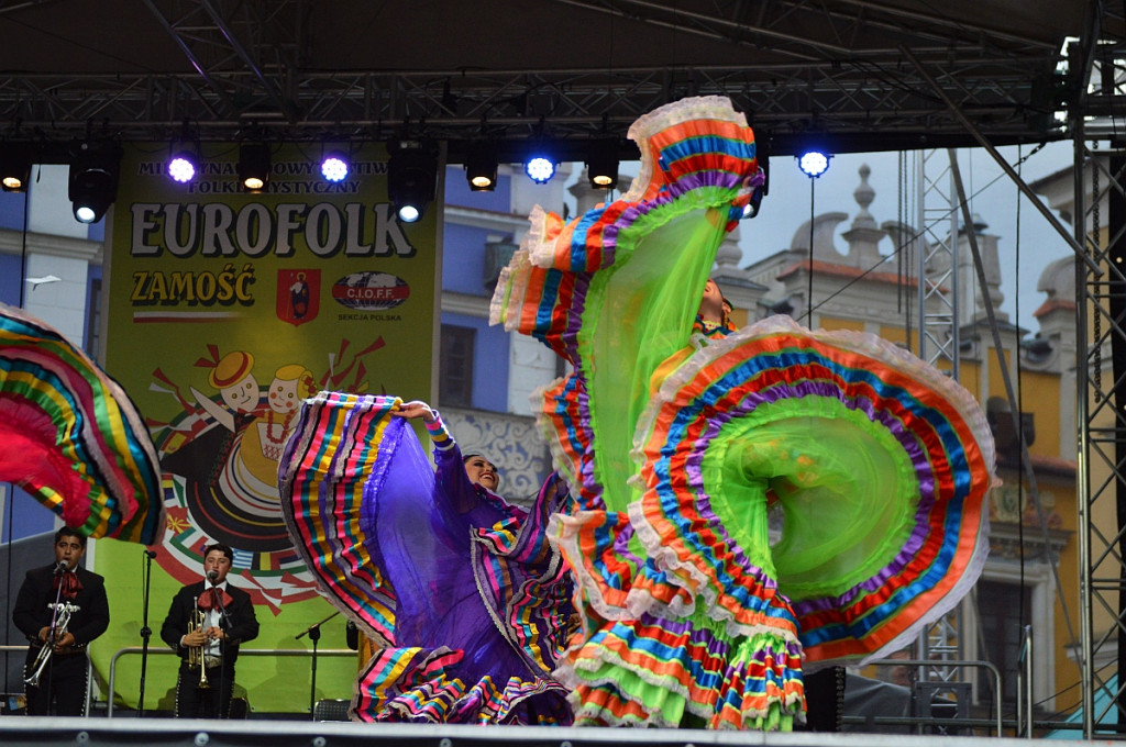 Korowód i koncert inauguracyjny XX Festiwalu EUROFOLK w obiektywie Pawła