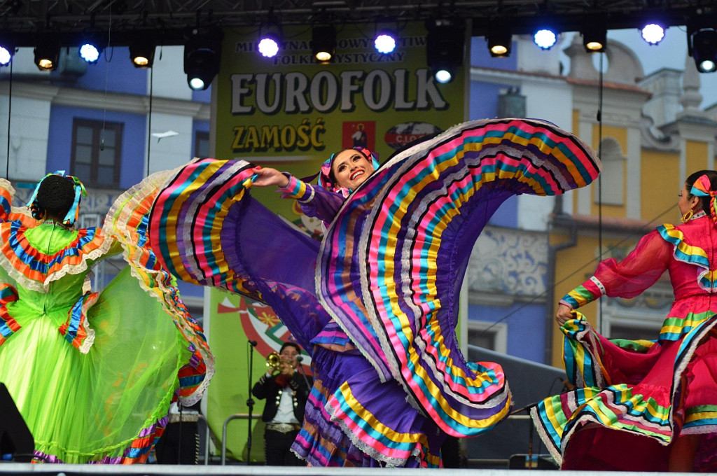 Korowód i koncert inauguracyjny XX Festiwalu EUROFOLK w obiektywie Pawła