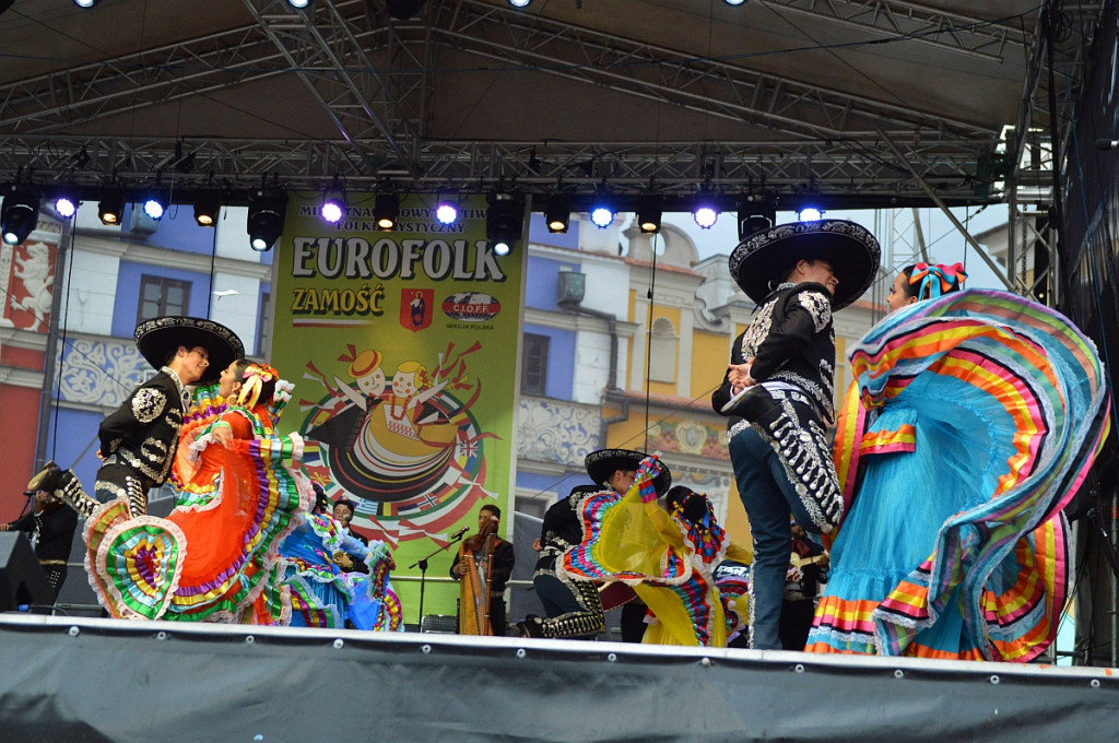 Korowód i koncert inauguracyjny XX Festiwalu EUROFOLK w obiektywie Pawła
