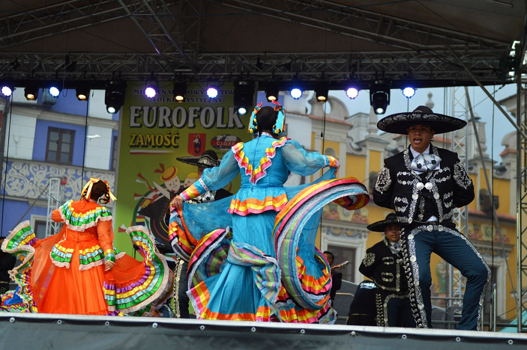 Korowód i koncert inauguracyjny XX Festiwalu EUROFOLK w obiektywie Pawła
