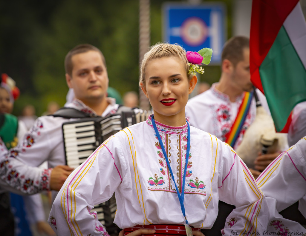 Korowód i koncert inauguracyjny XX Festiwalu EUROFOLK w obiektywie Anny