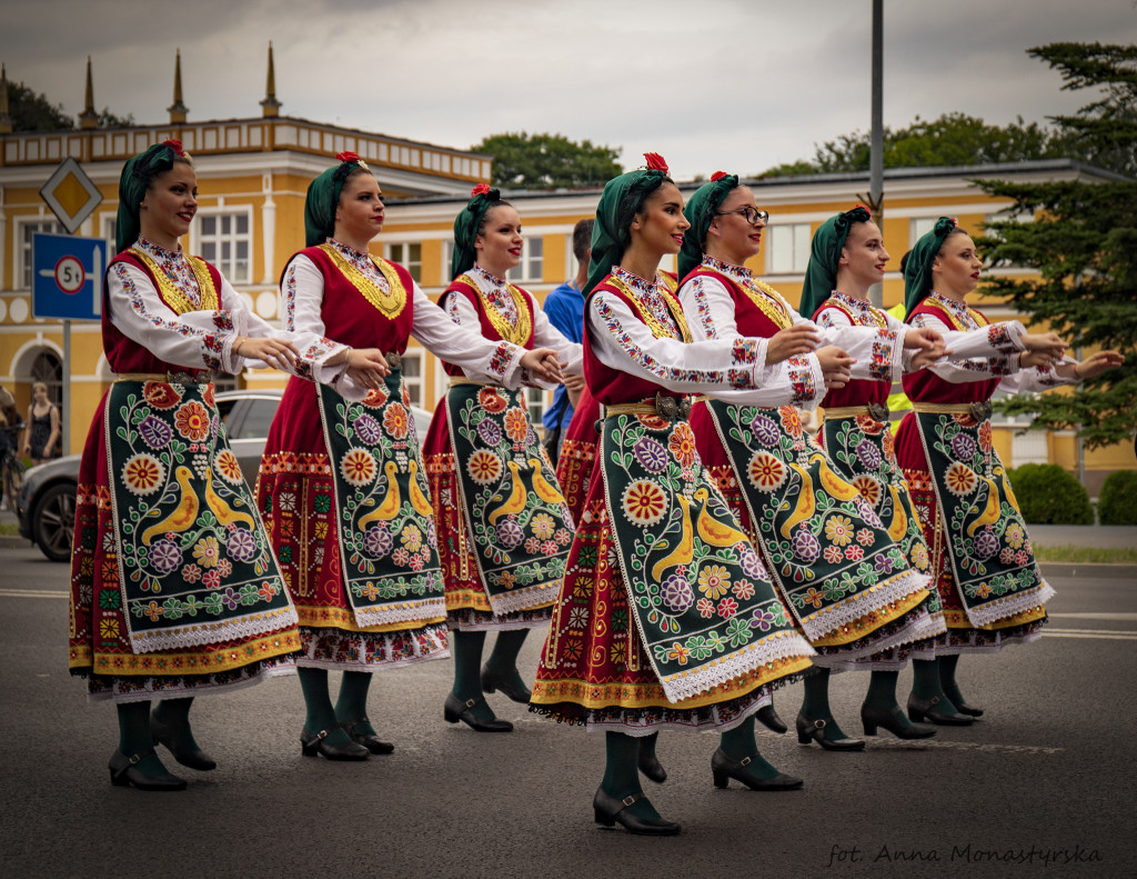 Korowód i koncert inauguracyjny XX Festiwalu EUROFOLK w obiektywie Anny