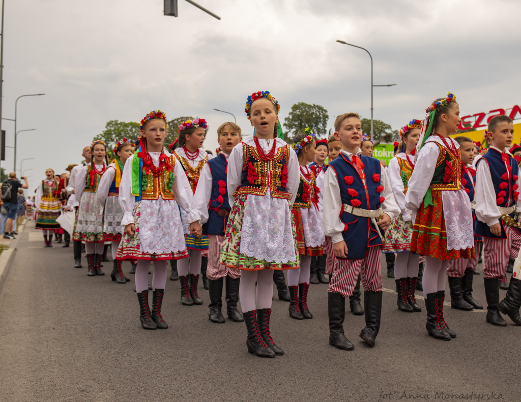 Korowód i koncert inauguracyjny XX Festiwalu EUROFOLK w obiektywie Anny