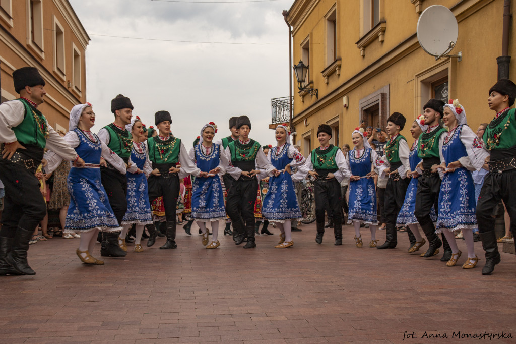 Korowód i koncert inauguracyjny XX Festiwalu EUROFOLK w obiektywie Anny