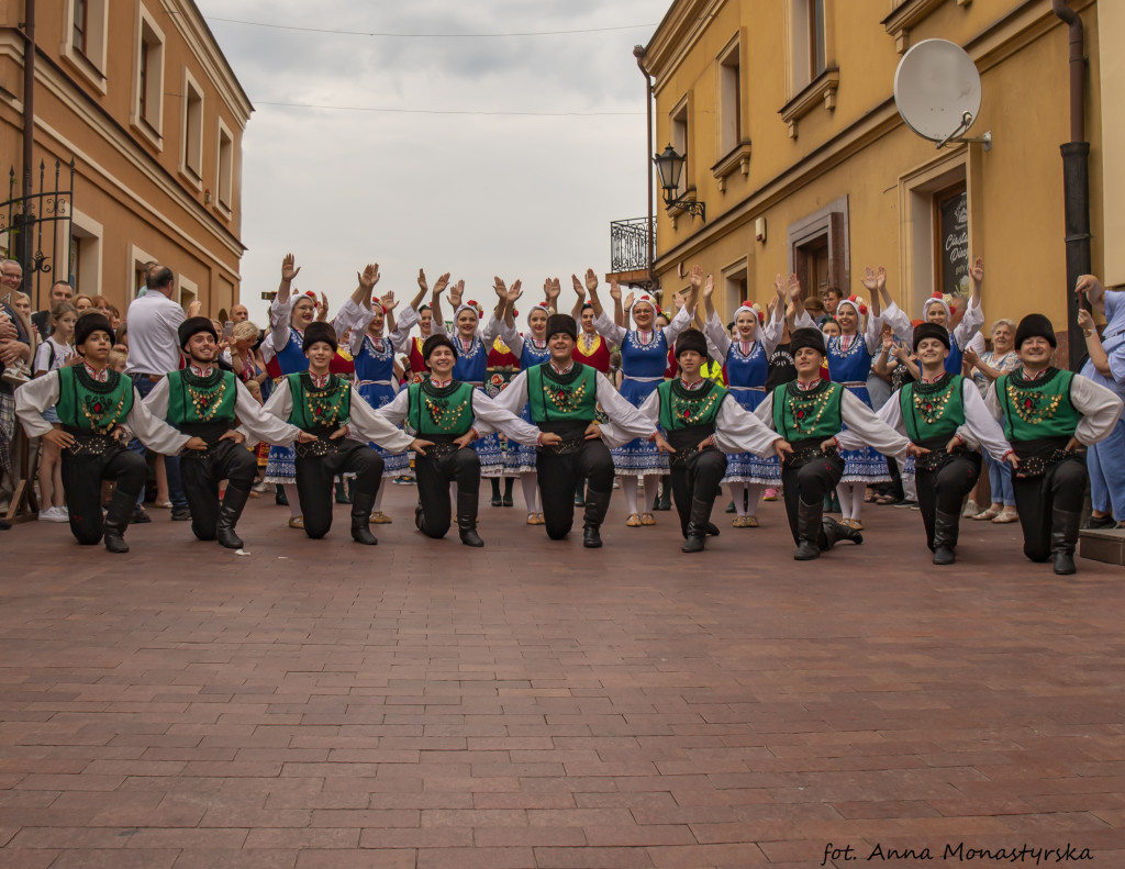 Korowód i koncert inauguracyjny XX Festiwalu EUROFOLK w obiektywie Anny