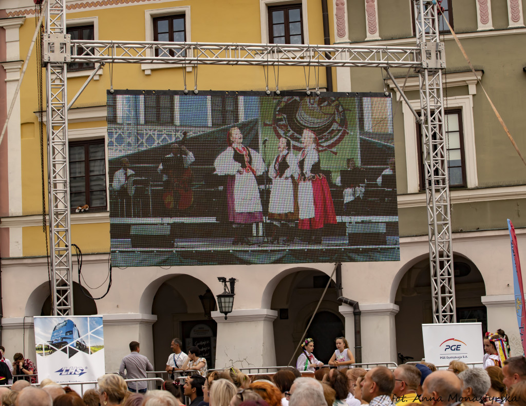 Korowód i koncert inauguracyjny XX Festiwalu EUROFOLK w obiektywie Anny