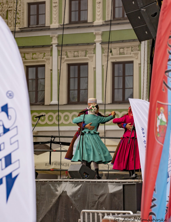 Korowód i koncert inauguracyjny XX Festiwalu EUROFOLK w obiektywie Anny