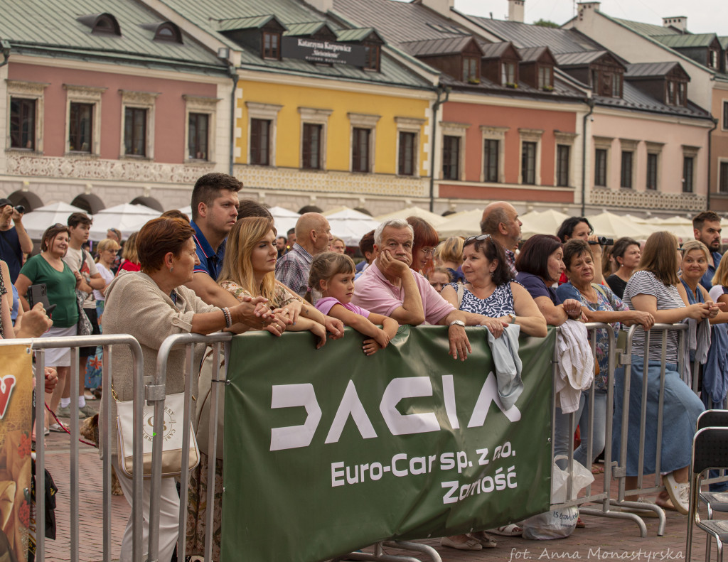 Korowód i koncert inauguracyjny XX Festiwalu EUROFOLK w obiektywie Anny
