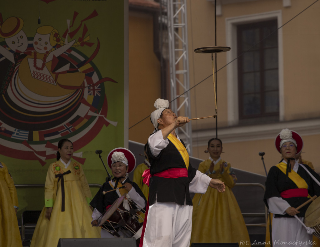 Korowód i koncert inauguracyjny XX Festiwalu EUROFOLK w obiektywie Anny