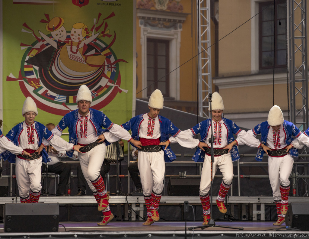 Korowód i koncert inauguracyjny XX Festiwalu EUROFOLK w obiektywie Anny