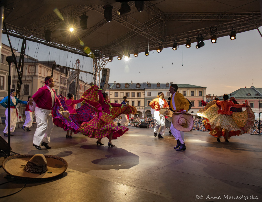 XX EUROFOLK: Piątkowy koncert festiwalowy i zabawa folkowa