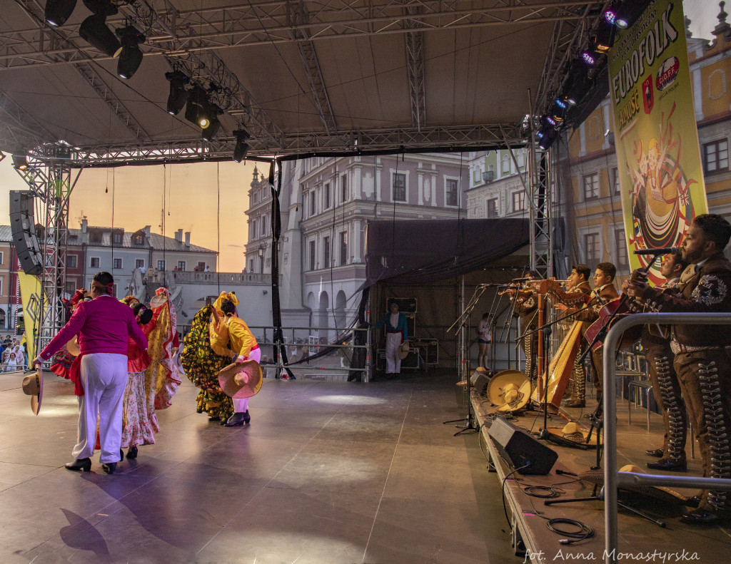 XX EUROFOLK: Piątkowy koncert festiwalowy i zabawa folkowa