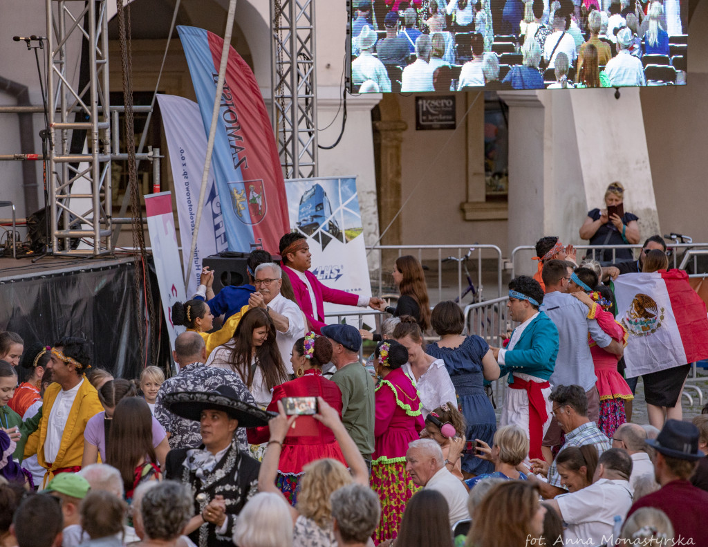 XX EUROFOLK: Piątkowy koncert festiwalowy i zabawa folkowa