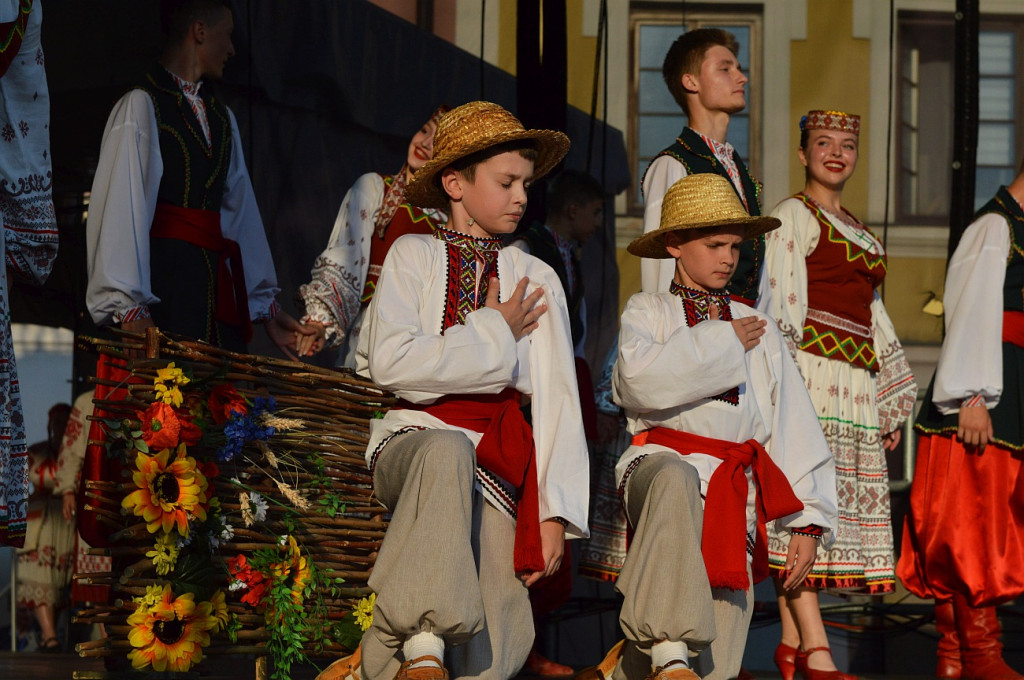 XX EUROFOLK: Zabawa folkowa porwała mieszkańców do tańca