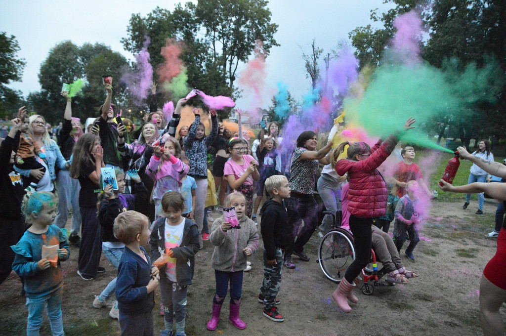 Dzień kolorów - Holi Day w Parku Miejskim