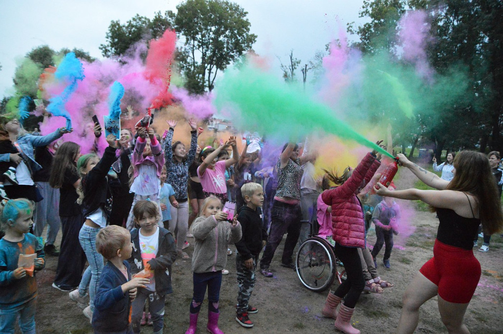 Dzień kolorów - Holi Day w Parku Miejskim