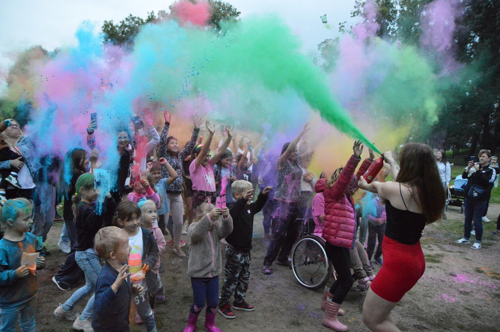 Dzień kolorów - Holi Day w Parku Miejskim