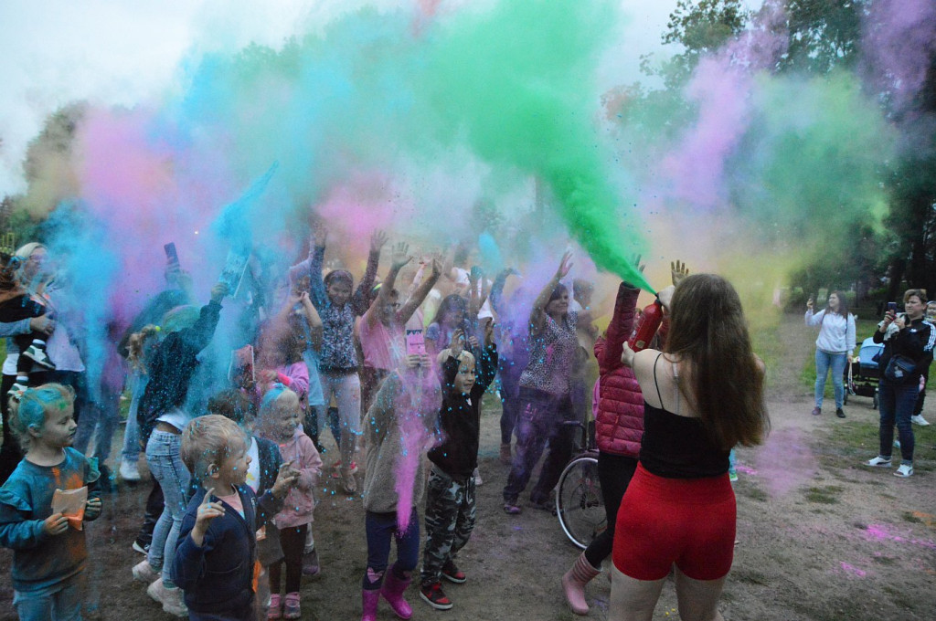 Dzień kolorów - Holi Day w Parku Miejskim