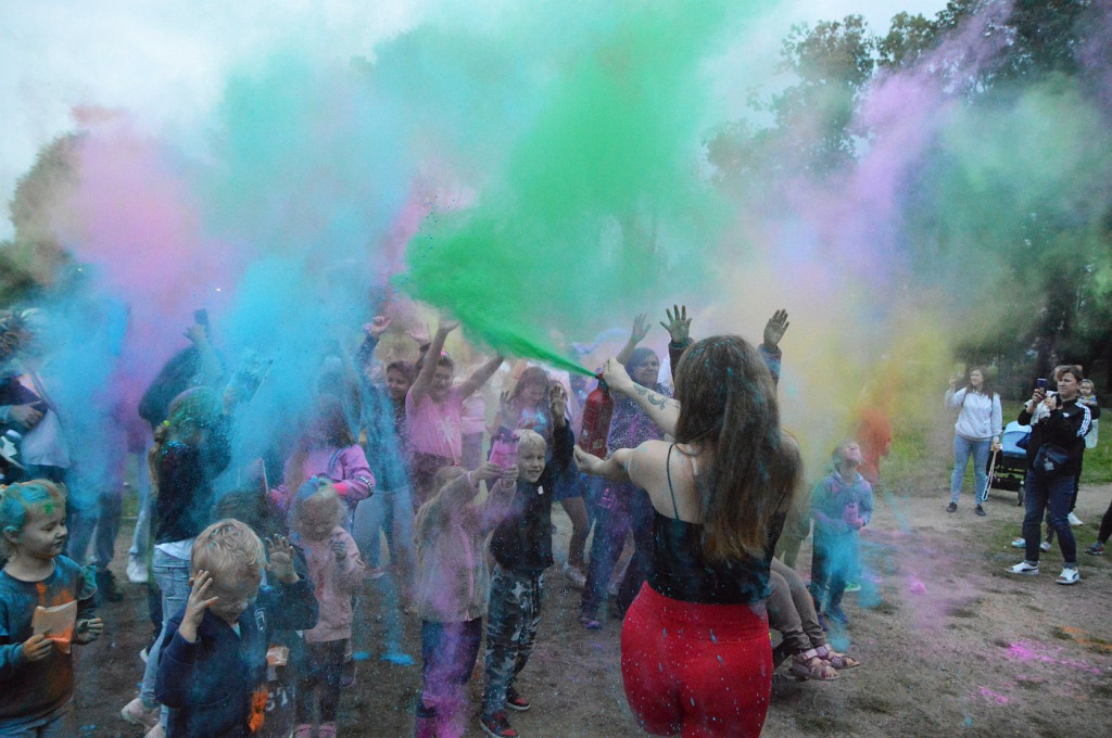 Dzień kolorów - Holi Day w Parku Miejskim