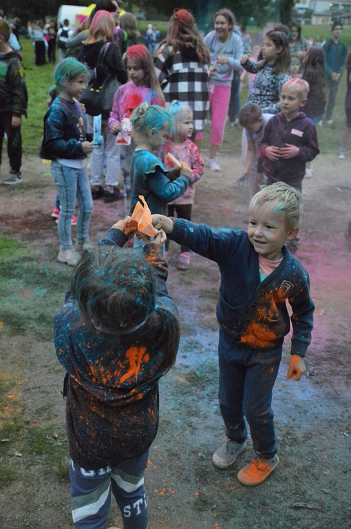 Dzień kolorów - Holi Day w Parku Miejskim