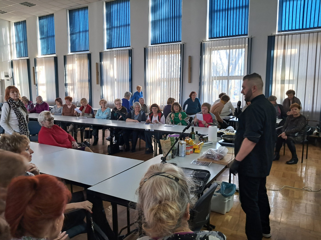 Zobacz, jak Seniorzy zmienili swoje nawyki żywieniowe dzięki warsztatom kulinarnym