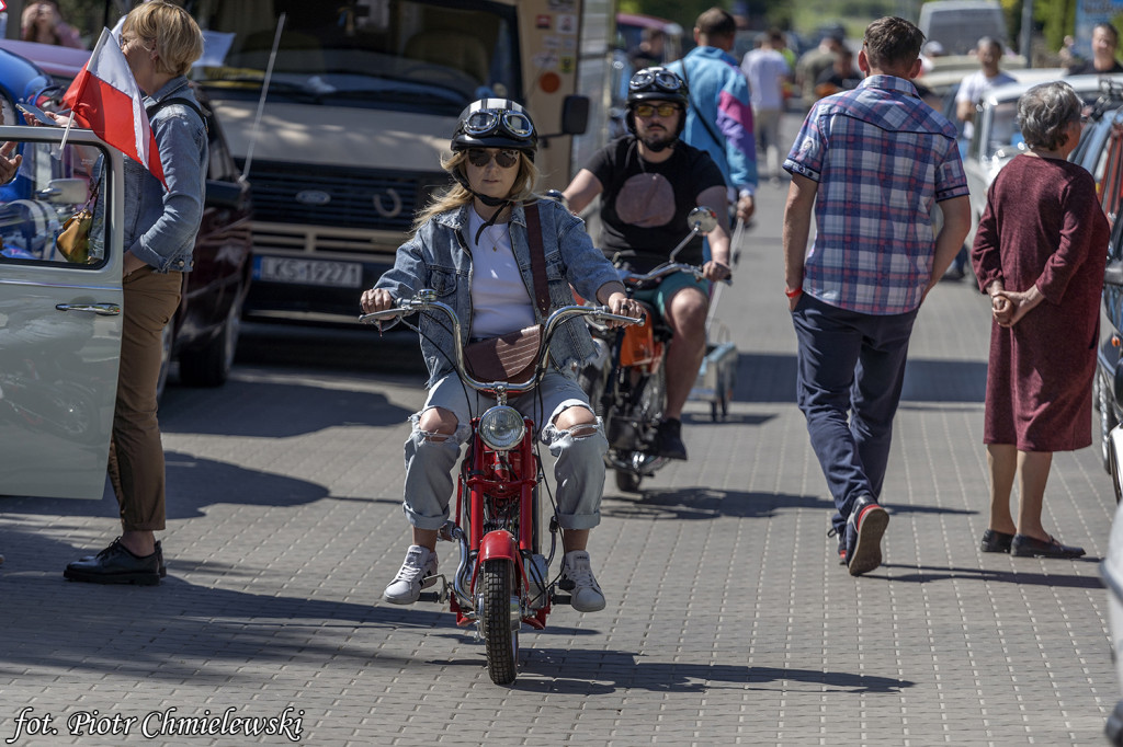 Roztoczańskie Muzeum PRL zaprosiło do Zamościa miłośników starych samochodów i motocykli